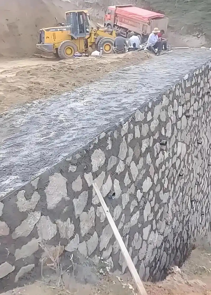 济宁泗水县边坡加固